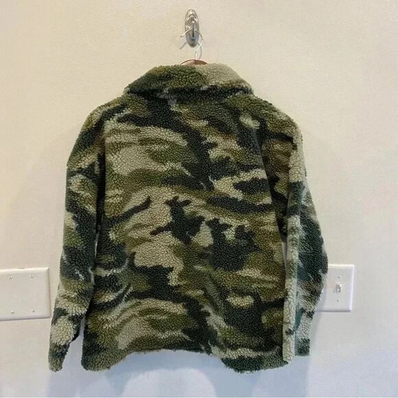 J. Crew fleece Sherpa Snap Collar pullover sweatshirt womens size medium Camo - Picture 7 of 10